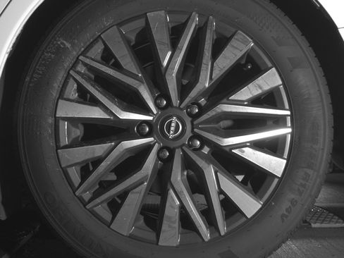 Used 2025 Nissan Altima 2.5 SV image 14