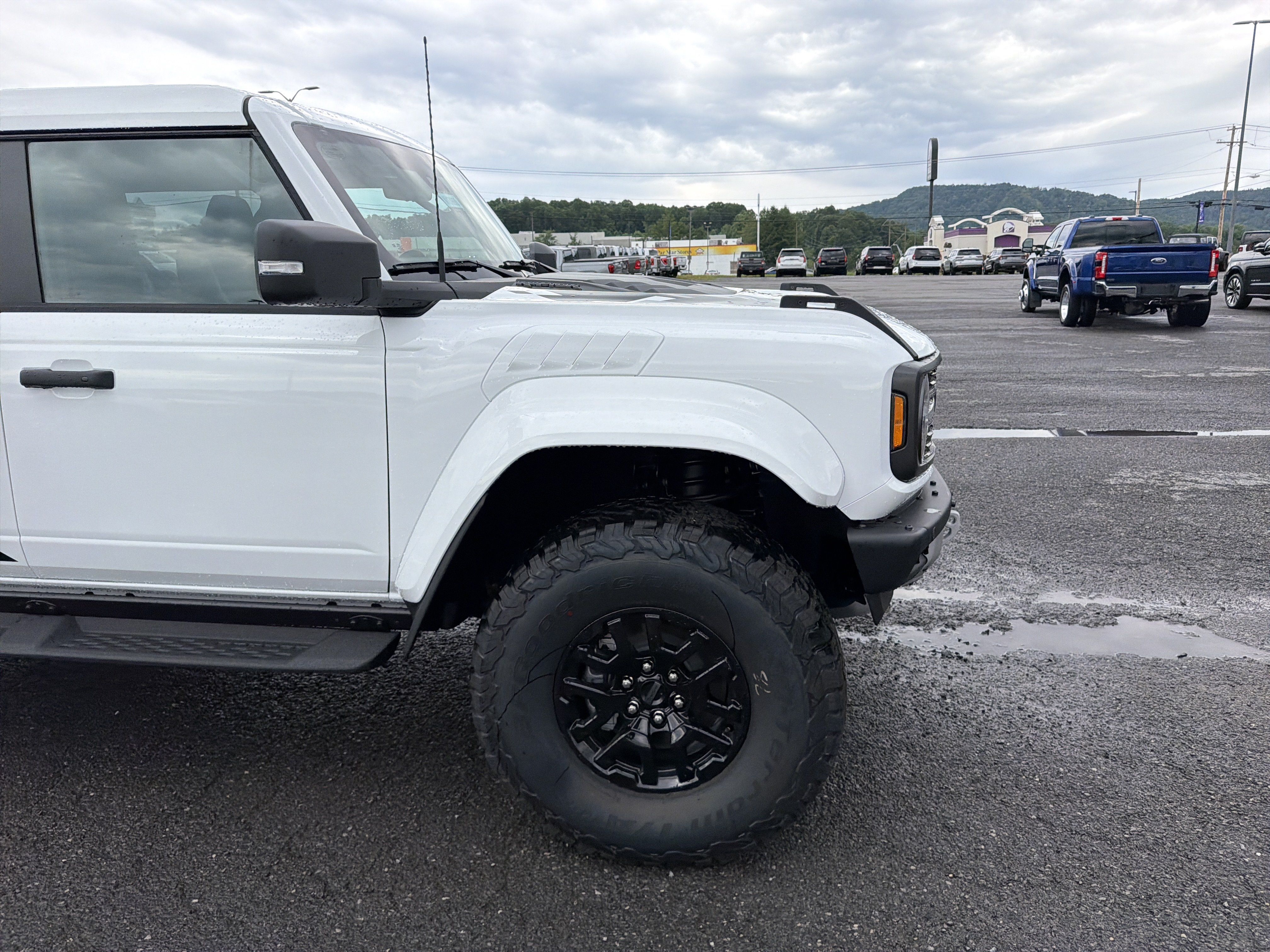 New 2026 Ford Bronco Raptor AWD/4WD image 2