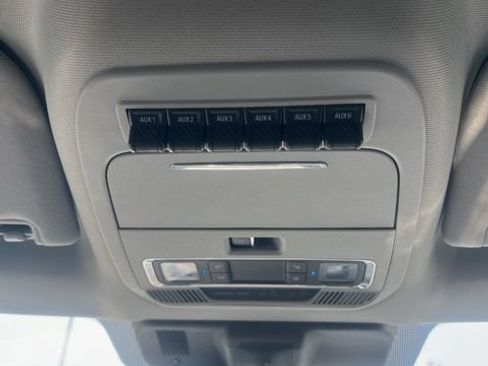 Used 2023 Ford F250 Lariat w/ Lariat Ultimate Package AWD/4WD image 23