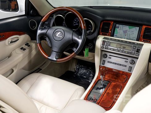 Used 2010 Lexus SC 430 Convertible image 71