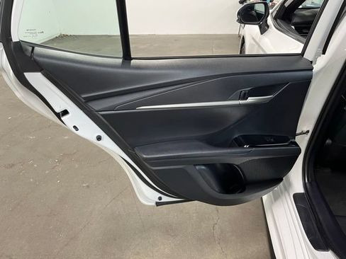 Used 2025 Toyota Camry SE FWD image 19