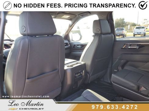 New 2026 Chevrolet Suburban LT w/ Comfort Package RWD image 13