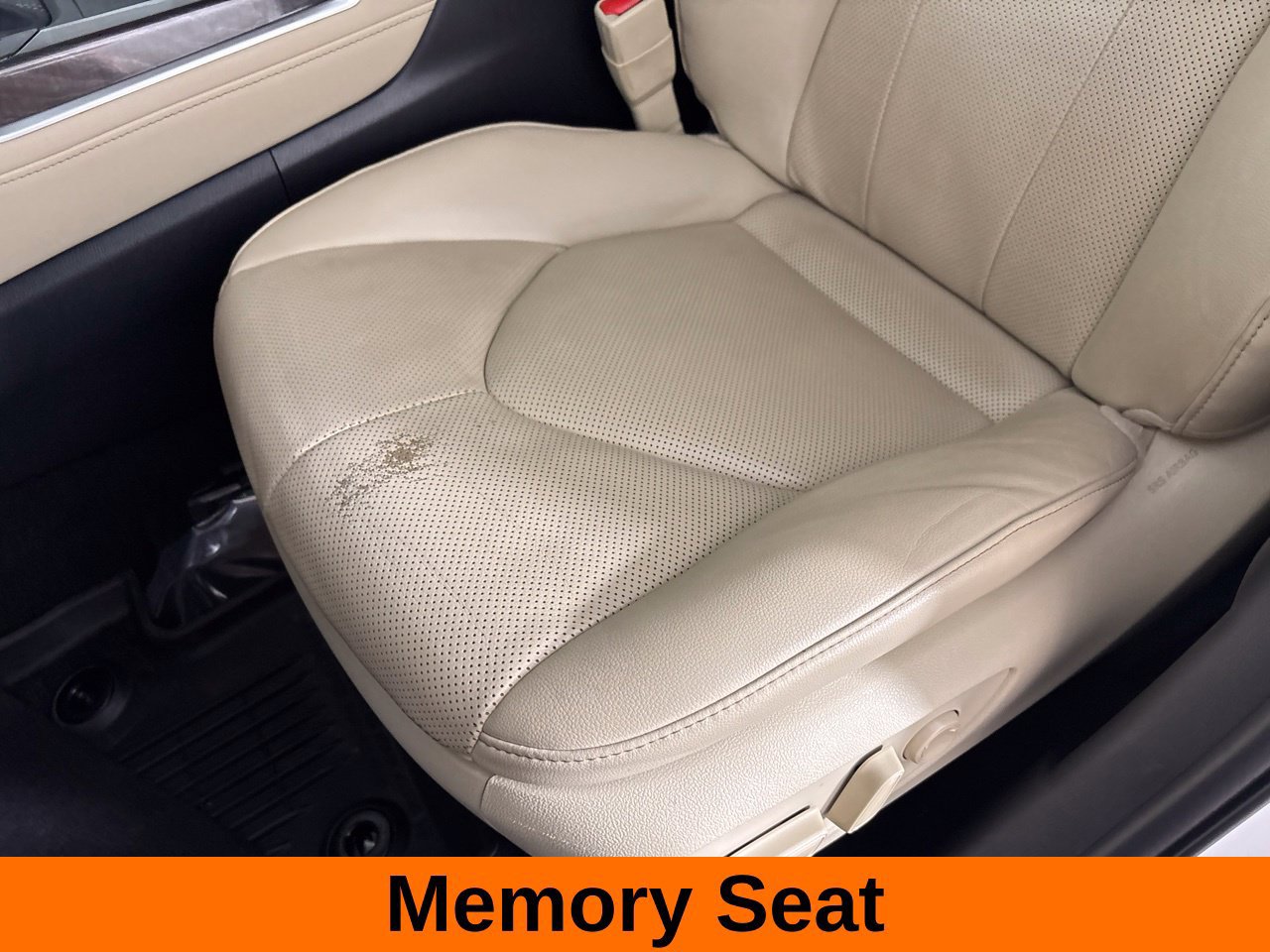 Used 2023 Toyota Highlander Limited FWD image 17