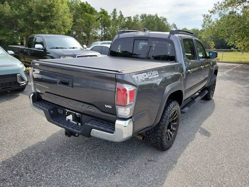 Used 2020 Toyota Tacoma TRD Off-Road AWD/4WD image 10