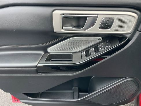 Certified 2021 Ford Explorer Platinum w/ Equipment Group 601A image 14