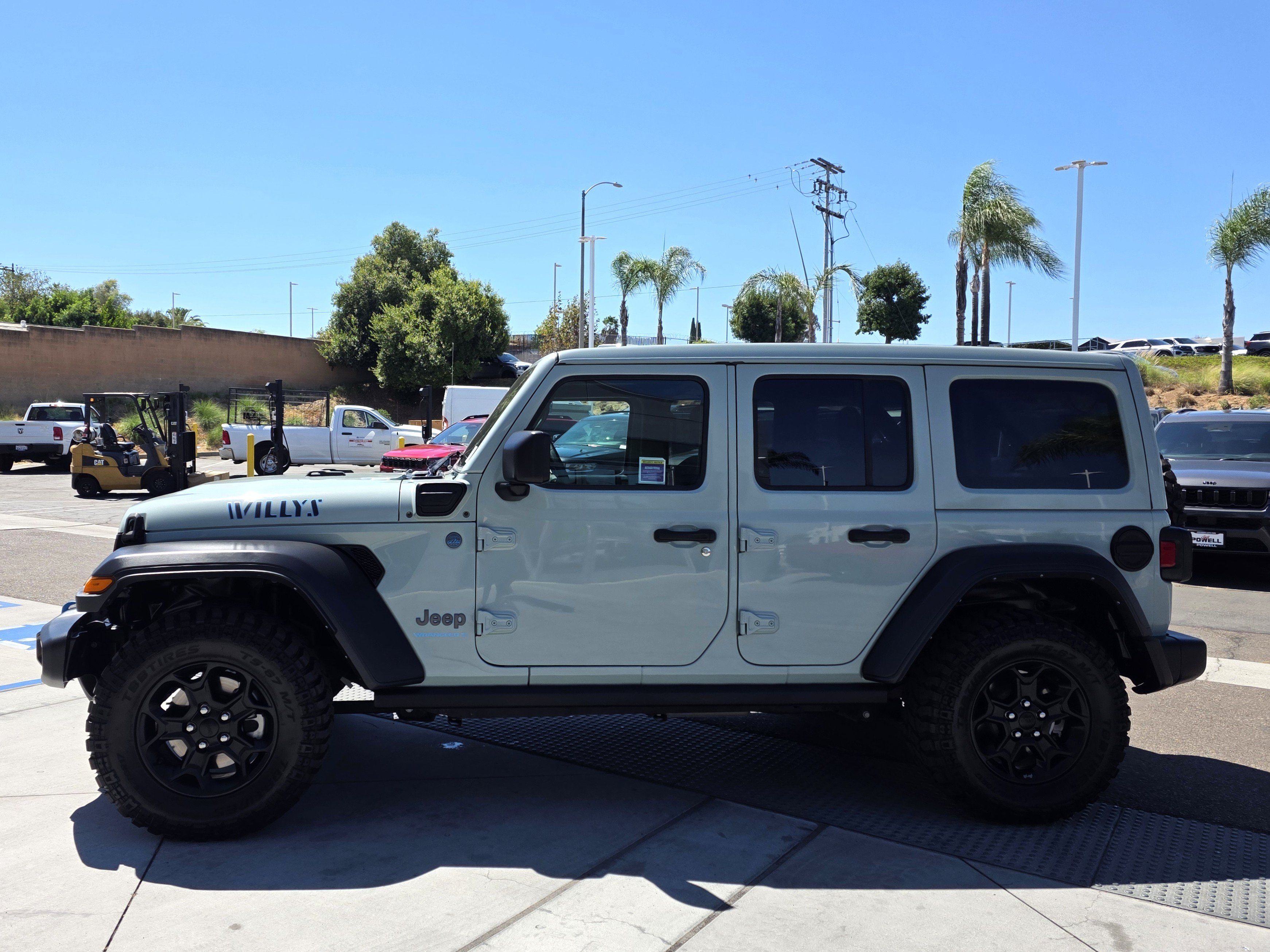Certified 2023 Jeep Wrangler Unlimited w/ Sun & Screen Package AWD/4WD image 2