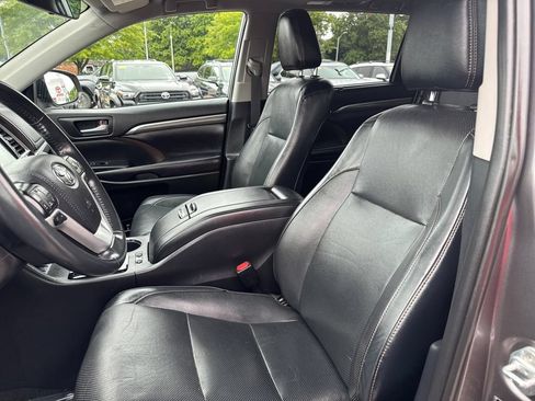 Used 2019 Toyota Highlander Limited AWD/4WD image 17