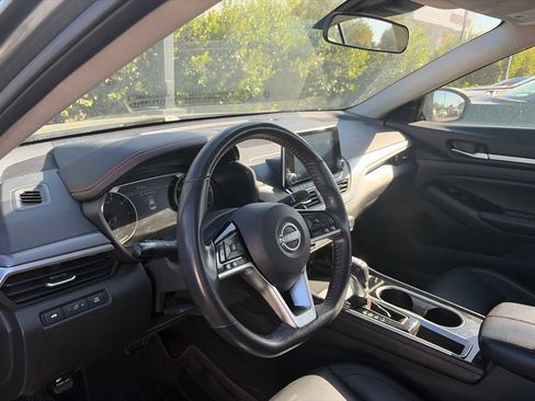 Used 2024 Nissan Altima 2.5 SR FWD image 9