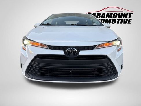 Used 2023 Toyota Corolla LE image 2