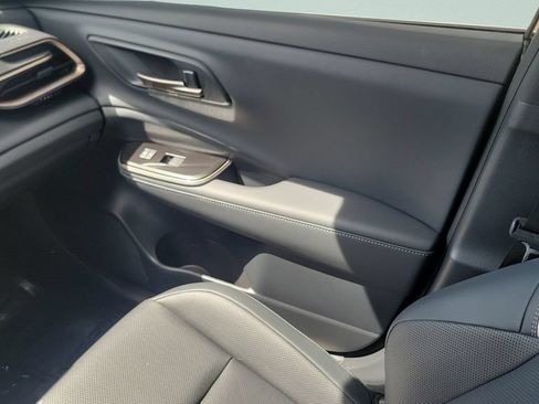 Certified 2025 Toyota Crown AWD/4WD image 13