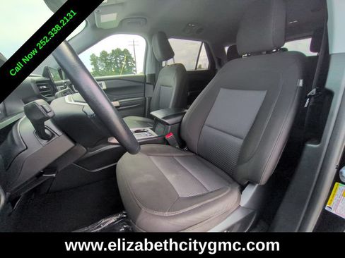 Used 2023 Ford Explorer XLT AWD/4WD image 16