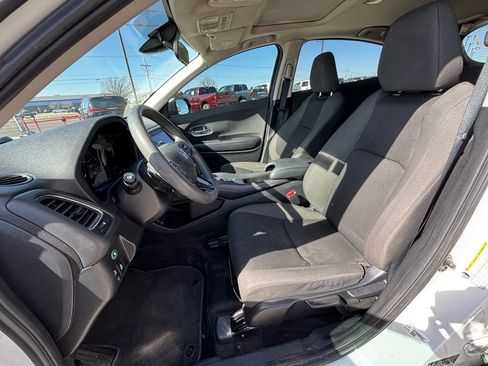 Used 2021 Honda HR-V EX image 12
