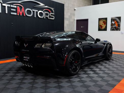 Used 2019 Chevrolet Corvette Z06 w/ Z07 Performance Package RWD image 20