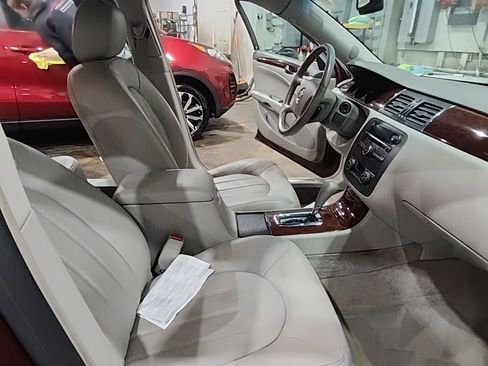 Used 2007 Buick Lucerne CXL w/ Luxury Package FWD image 28