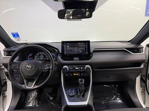 Used 2021 Toyota RAV4 SE w/ Weather & Moonroof Package AWD/4WD image 13