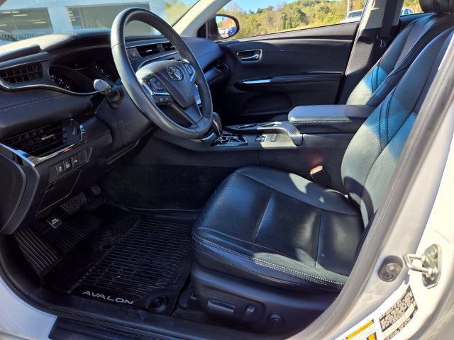 Used 2016 Toyota Avalon XLE Premium FWD image 10