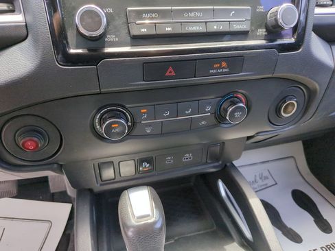 Used 2022 Nissan Frontier SV w/ Technology Package RWD image 25