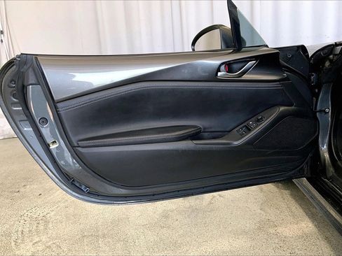Used 2021 MAZDA MX-5 Miata RF Club image 23