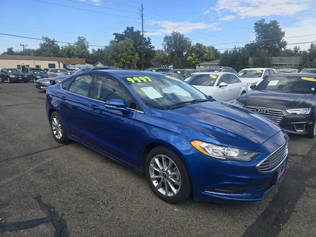 Used 2017 Ford Fusion SE FWD image 6
