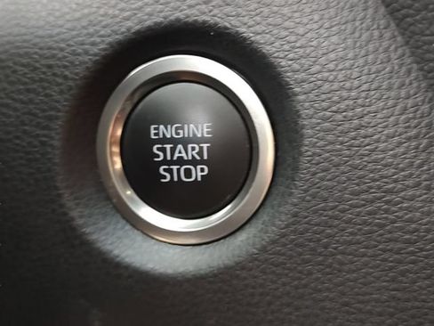 Used 2025 Toyota Corolla SE FWD image 21