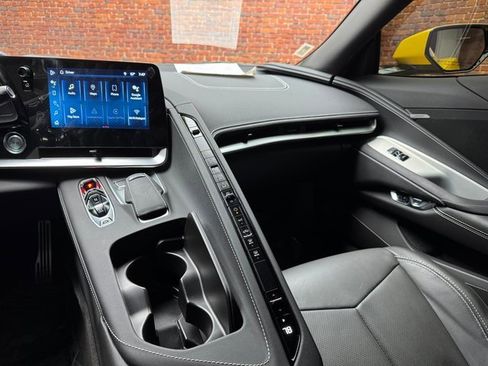 Used 2025 Chevrolet Corvette Stingray Coupe image 17