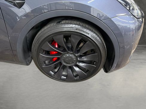 Used 2022 Tesla Model Y Performance image 18
