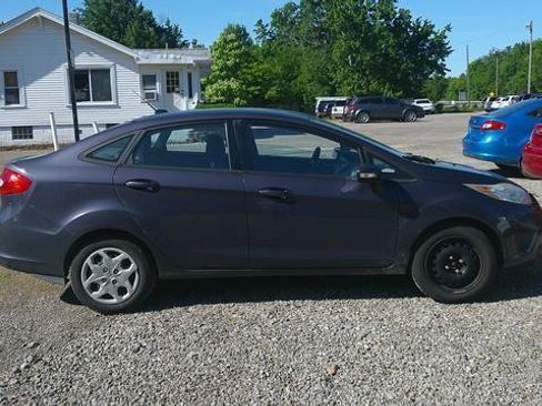 Used 2013 Ford Fiesta SE FWD image 11