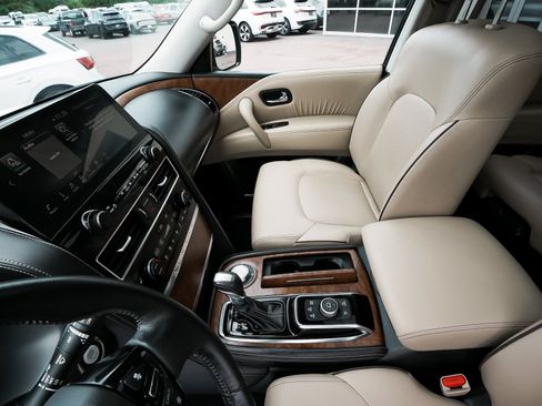 Used 2023 Nissan Armada SL w/ Captain's Chairs Package AWD/4WD image 32