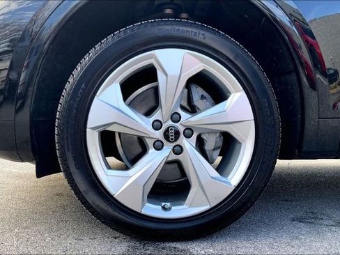 Used 2023 Audi Q5 2.0T Prestige w/ Prestige Package image 10