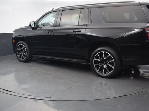 Used 2023 Chevrolet Suburban RST w/ Luxury Package AWD/4WD image 3