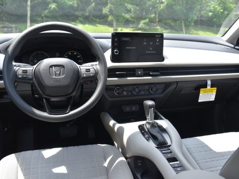 New 2027 Honda HR-V LX image 15