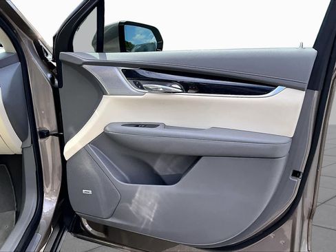 Used 2023 Cadillac XT6 Premium Luxury FWD image 23