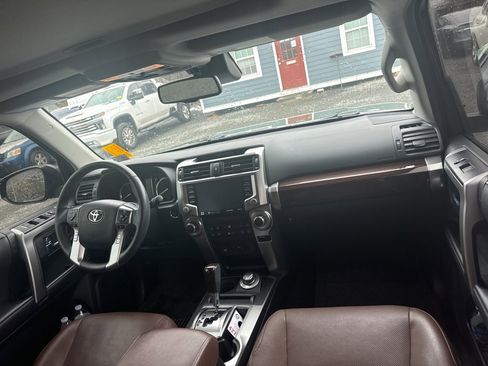 Used 2022 Toyota 4Runner Limited image 11