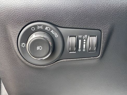 Used 2023 Jeep Compass Limited AWD/4WD image 21