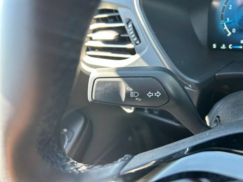 Used 2025 Ford Escape Platinum AWD/4WD image 21