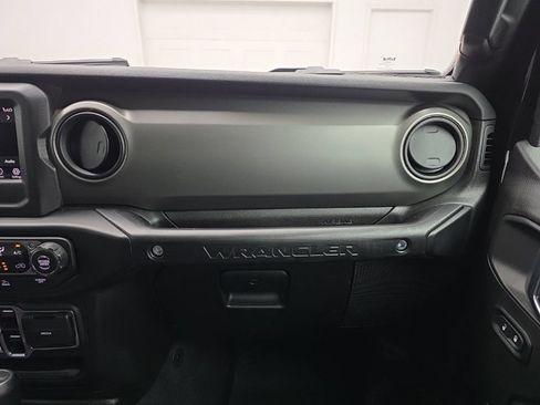 Used 2022 Jeep Wrangler Unlimited Sport AWD/4WD image 39