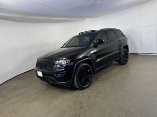 Used 2019 Jeep Grand Cherokee Laredo video 2