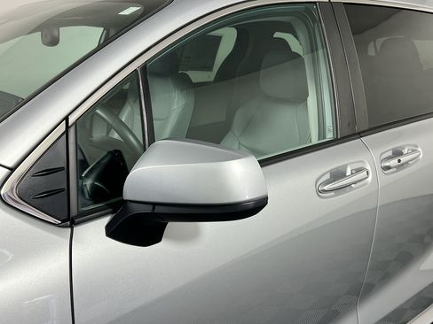 Used 2024 Toyota Sienna XLE FWD image 12