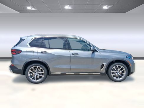 Used 2026 BMW X5 xDrive40i w/ Premium Package AWD/4WD image 8