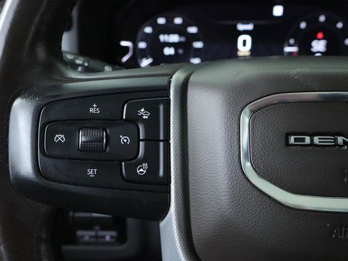 Certified 2022 GMC Yukon XL Denali w/ Denali Premium Package AWD/4WD image 19