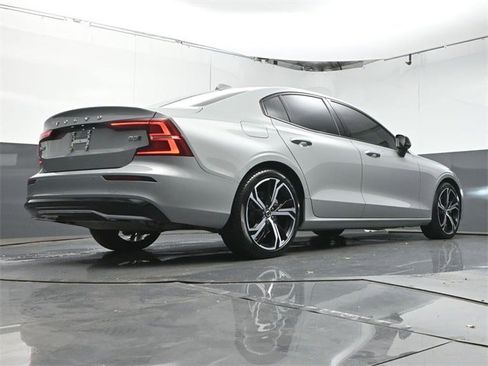 Certified 2024 Volvo S60 B5 Core image 37