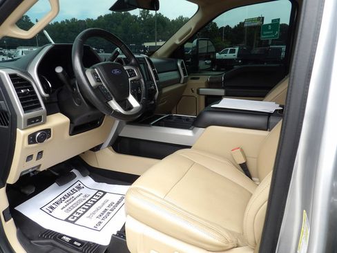 Used 2019 Ford F250 Lariat w/ Lariat Ultimate Package AWD/4WD image 16