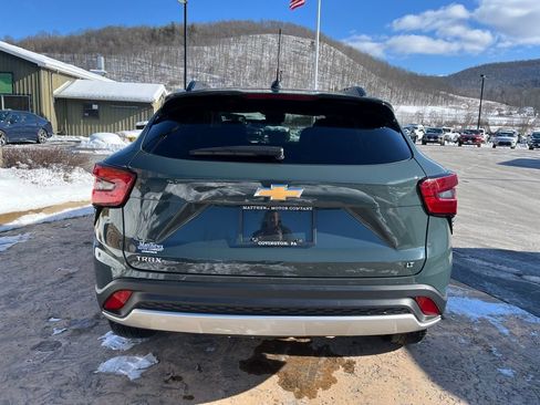 Used 2025 Chevrolet Trax LT image 6