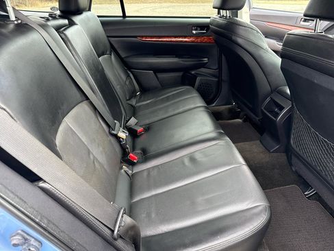 Used 2011 Subaru Outback 2.5i Limited w/ PWR Moonroof Pkg image 21