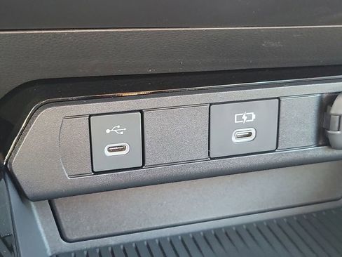 New 2026 Toyota Prius Plug-In Hybrid image 32