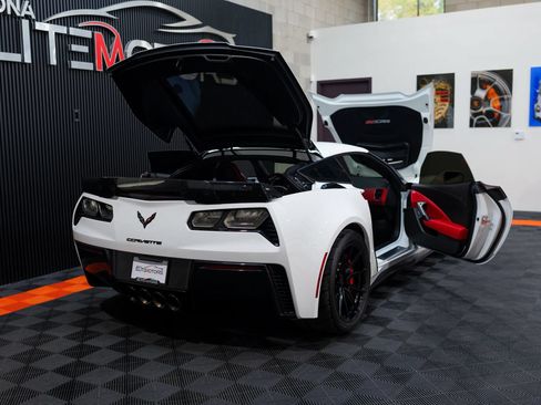 Used 2017 Chevrolet Corvette Z06 RWD image 22