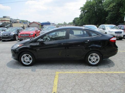 Used 2019 Ford Fiesta SE FWD image 9