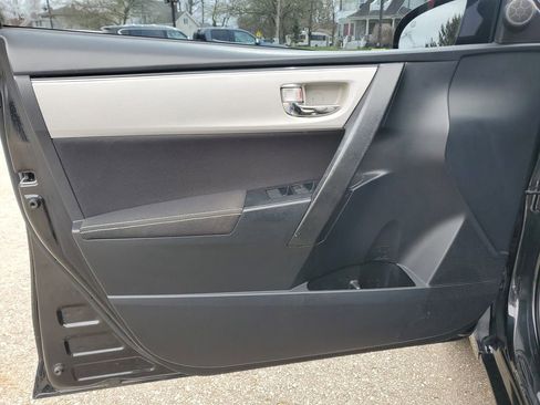 Used 2019 Toyota Corolla LE image 10