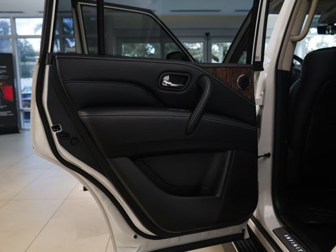 Used 2022 INFINITI QX80 Premium Select w/ Cargo Package AWD/4WD image 18