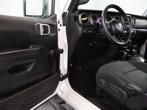 Used 2022 Jeep Wrangler Sport image 8